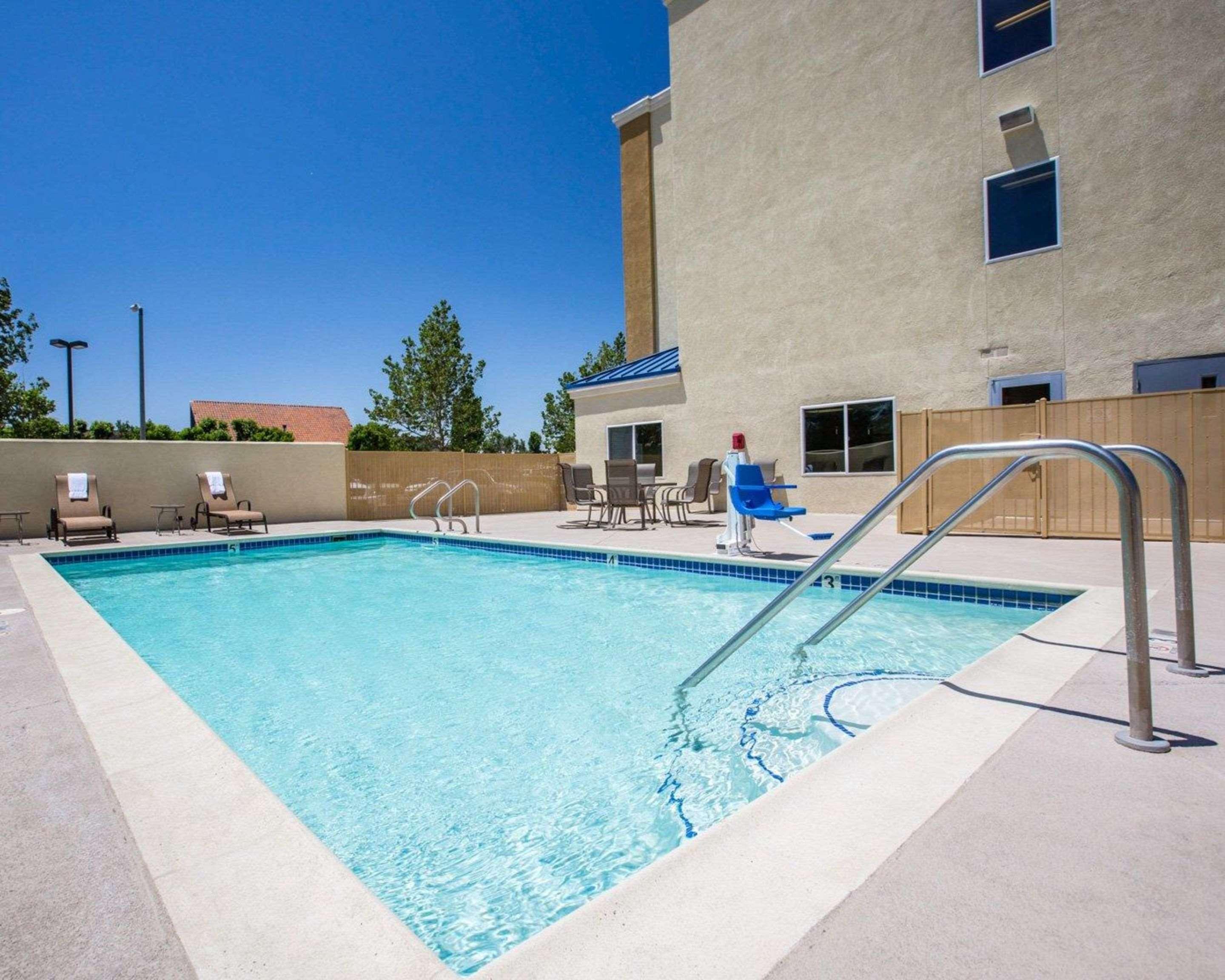 Comfort Suites Victorville-Hesperia Exteriör bild