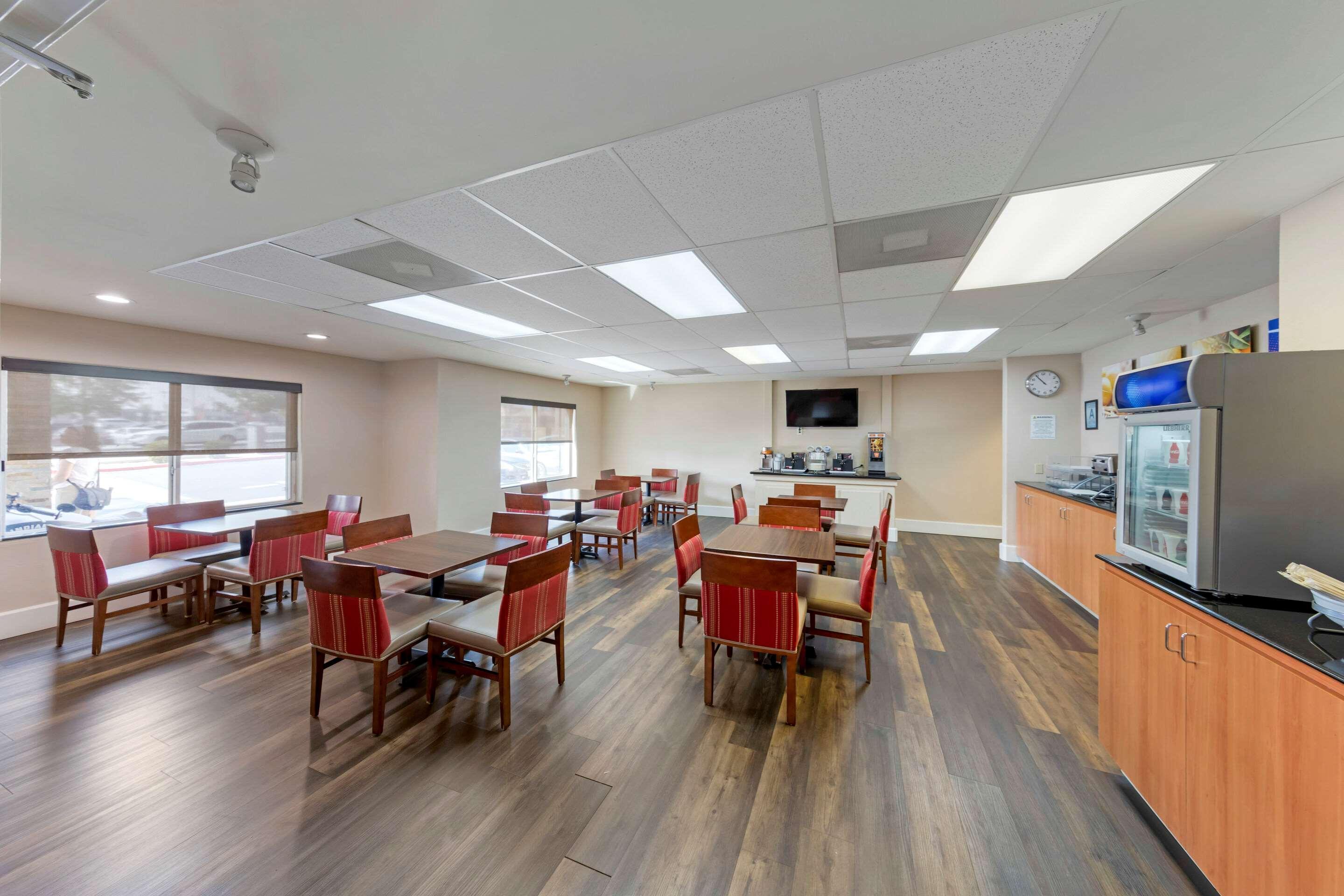 Comfort Suites Victorville-Hesperia Exteriör bild
