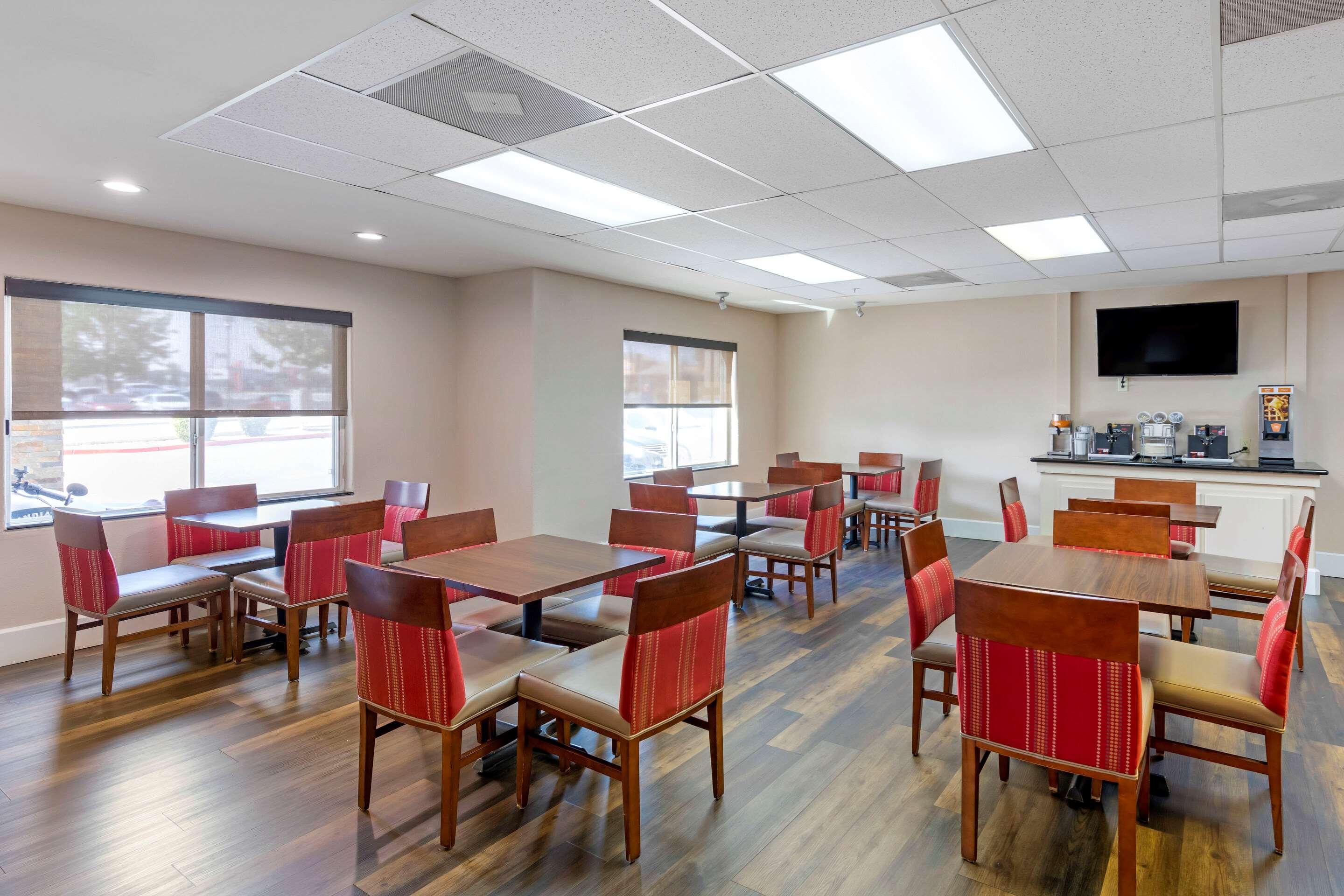 Comfort Suites Victorville-Hesperia Exteriör bild